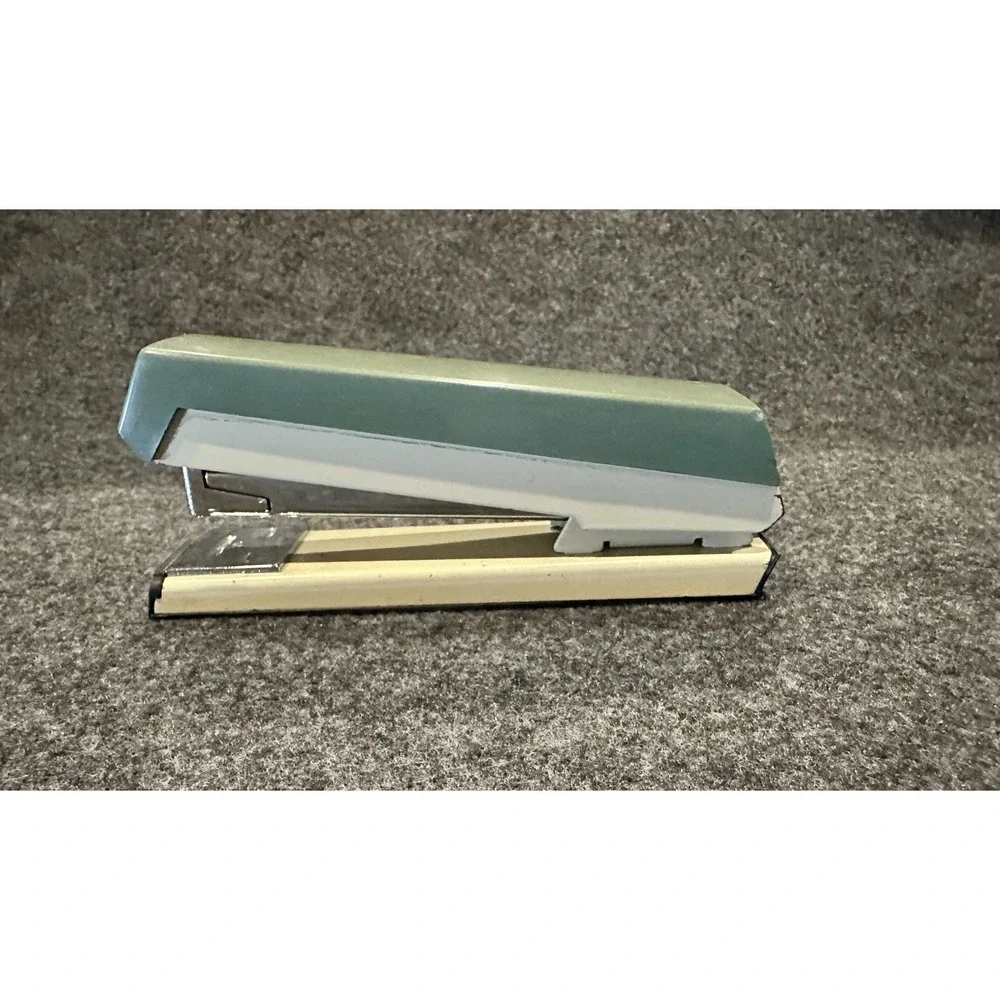 ACCO 50 Stapler Vintage Avocado Green Tested - RETRO Nostalgic Work Desk